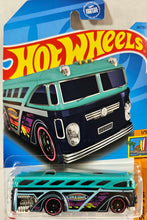 Load image into Gallery viewer, Hot Wheels Surfin School Bus
