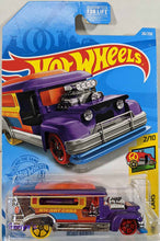 Load image into Gallery viewer, Hot Wheels Road Bandit
